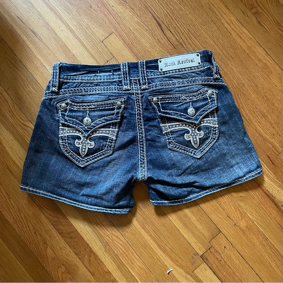 ***price Reduction*** Rock Revival Scarlett Embellished Mid Rise shorts. Org $52 - Picture 3 of 5